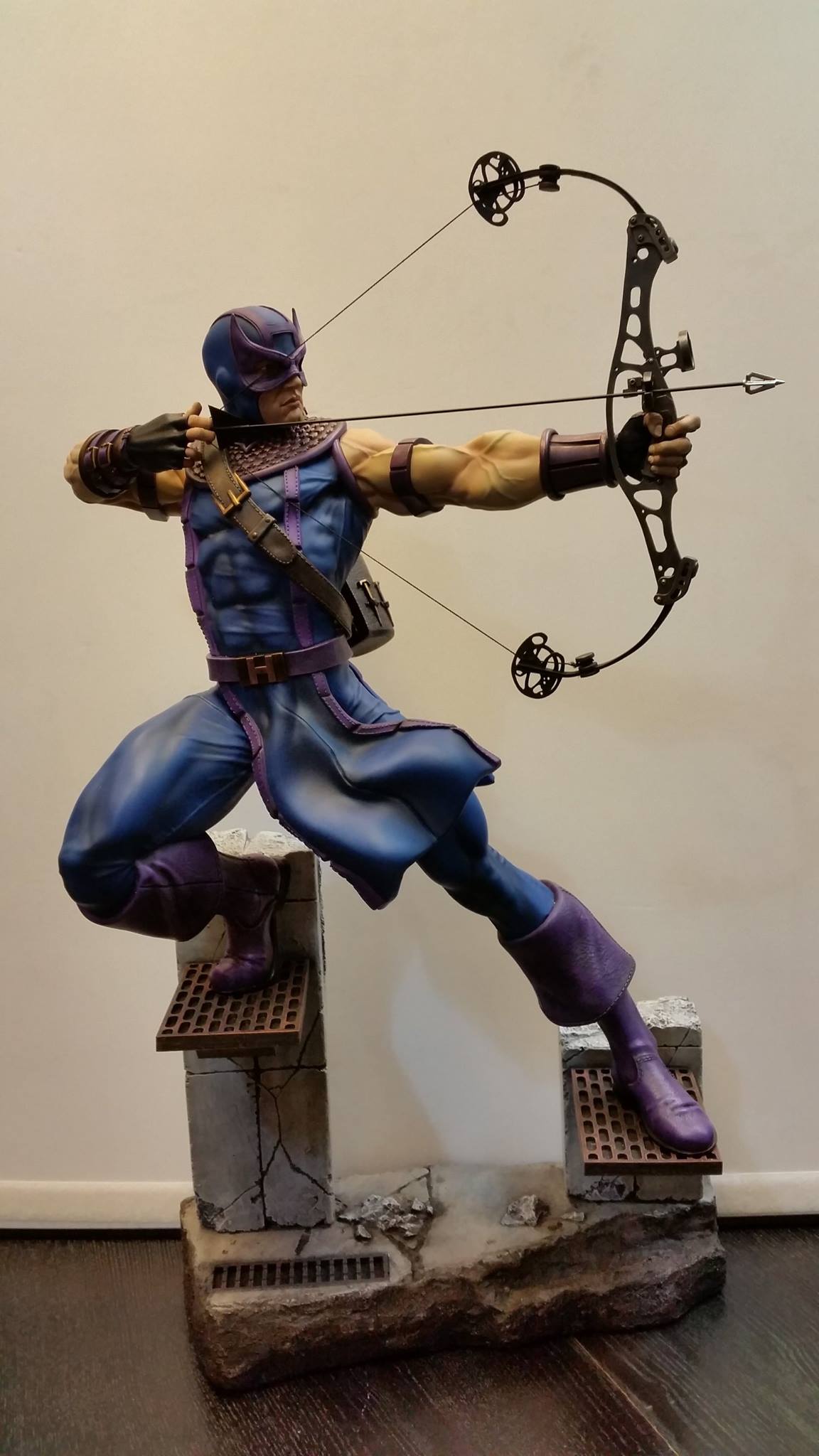 Premium Collectibles : Hawkeye - Comics version - Page 2 8878321058076614069949961878625983104777556759044o