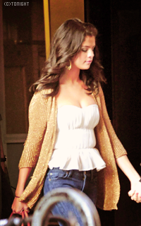 Cassandra's Gallery ▬ Fermez les yeux avant d'entrer (= 888324SelenaGomez82