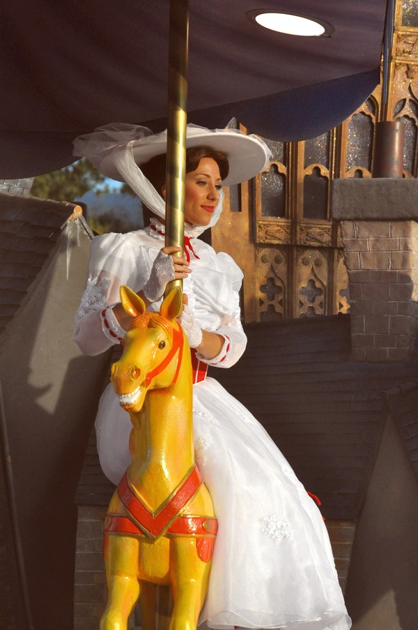 belle - Photos avec les characters/personnages - Page 38 890245disney30aot2011945