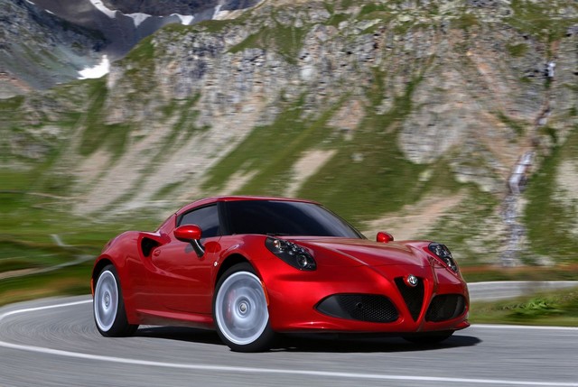 ALFA ROMEO 4C : LE NOUVEAU PUR-SANG DU BISCIONE  892467AlfaRomeo4C28