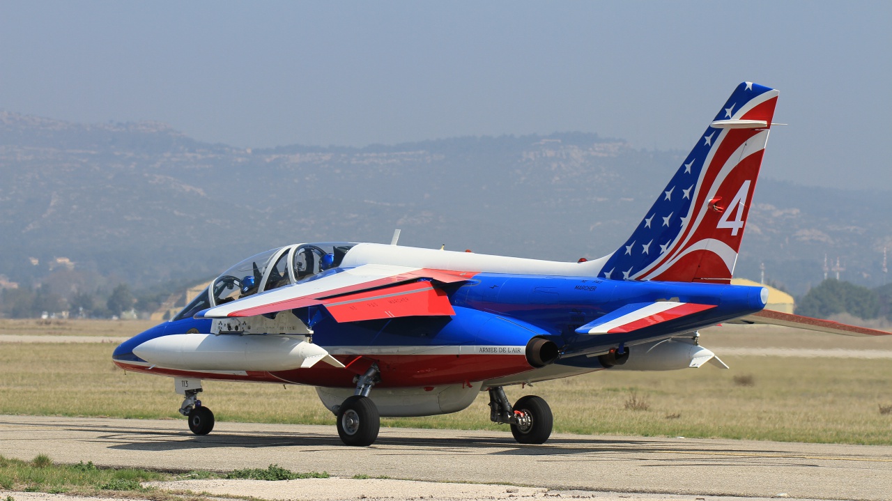 LFMY Salon-de-Provence BA701 894139RoulageAlphajet4Salon170317