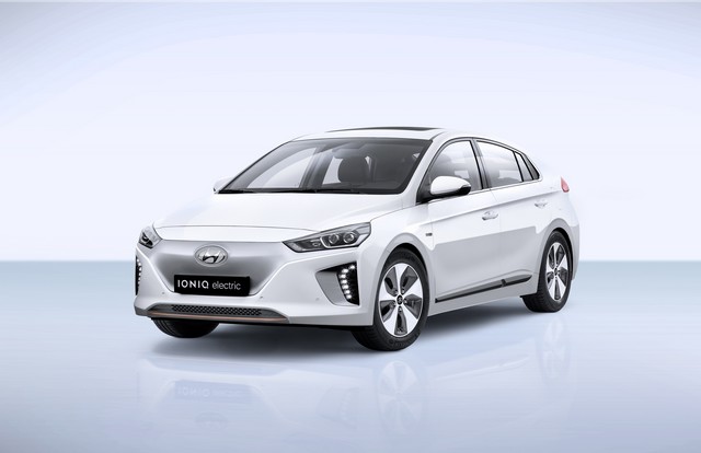 La Hyundai Ioniq EV (entièrement électrique) coûtera 34.999 € et s'accompagnera de 3 ans d'entretiens gratuits 894692IONIQElectric3