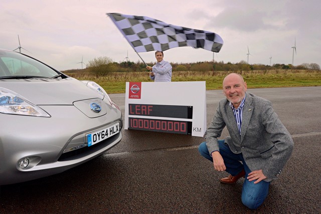 Un Milliard De Kilomètres En Nissan LEAF 89837412735215