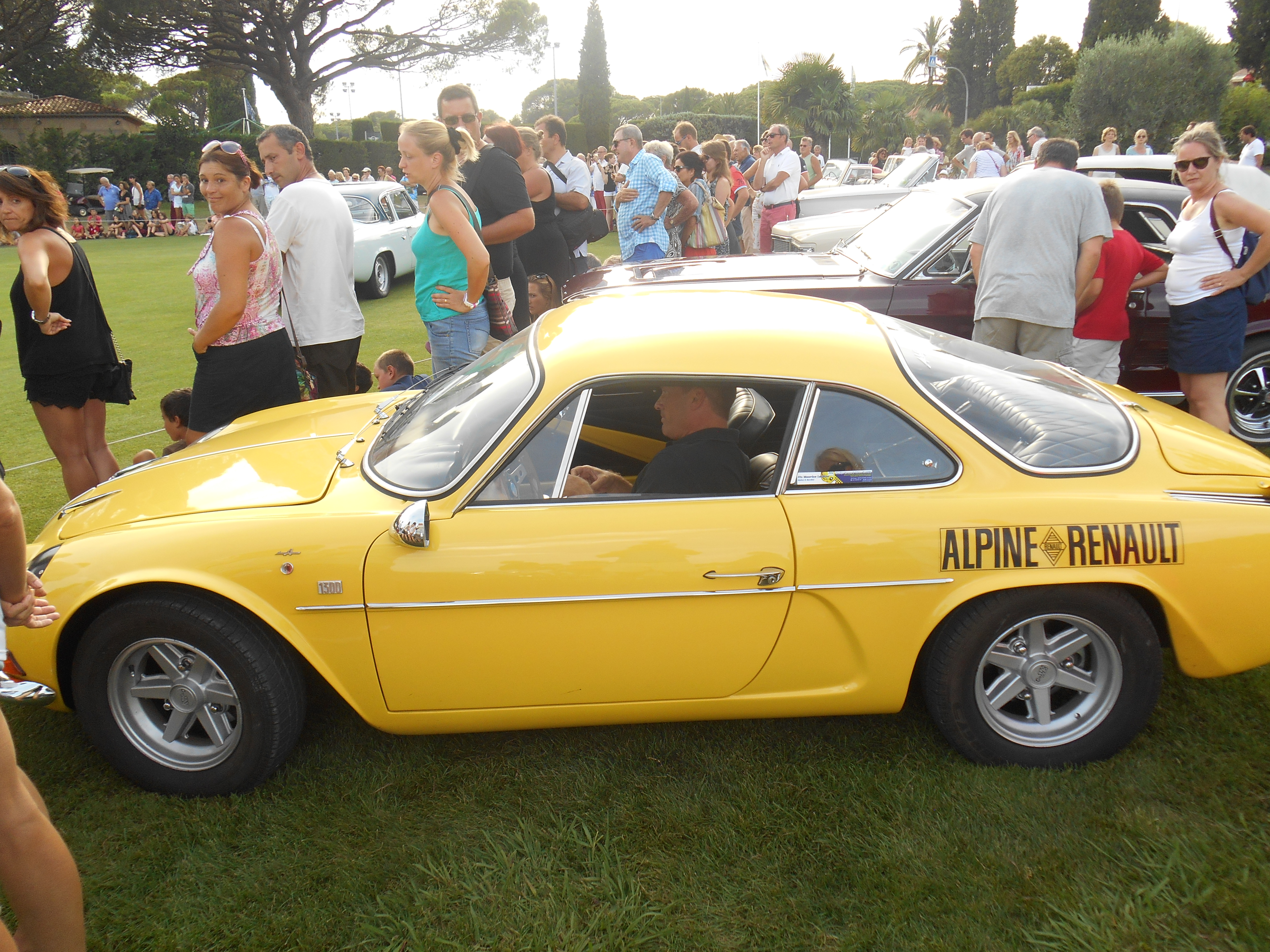 rassemblement de vieilles voiture au golf de valescure - st raphael-aout 2014 904425DSCN0572