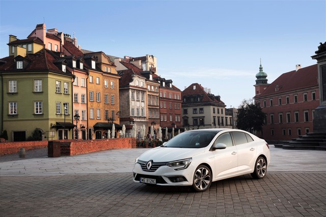 Nouvelle MEGANE Sedan : Design dynamique et ambiance surclassée à bord de la nouvelle berline tricorps de Renault  9069638351916