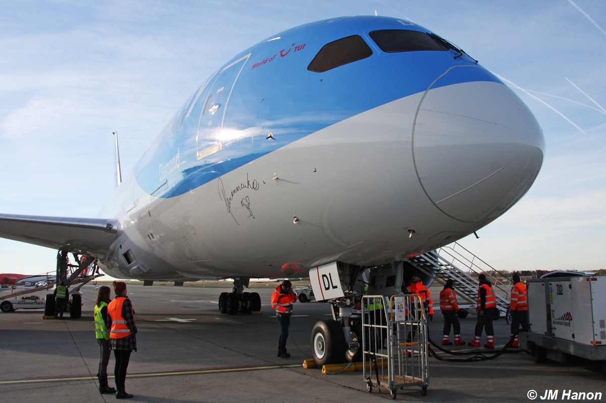 LGG 16.12.2013 (Dreamliner Jetairfly) 914075IMG0345GF