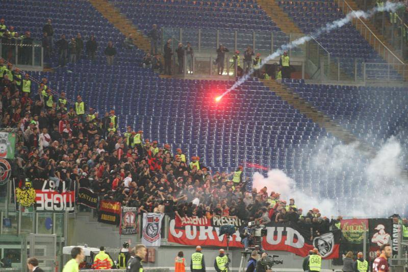 Saison 13/14 - Avril - Page 4 921370milanaway