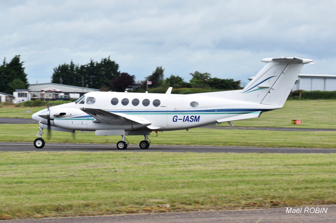 Gloucester Gloucestershire Airport (EGBJ)  923157DSC0596