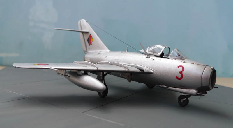 [VINTAGE 2012] - Mig 15 Est allemand - KP. 927568Mig1548