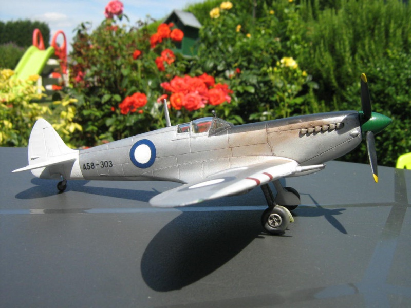 Spitfire Mk VIII RAAF [AZ Model] 927855IMG0023