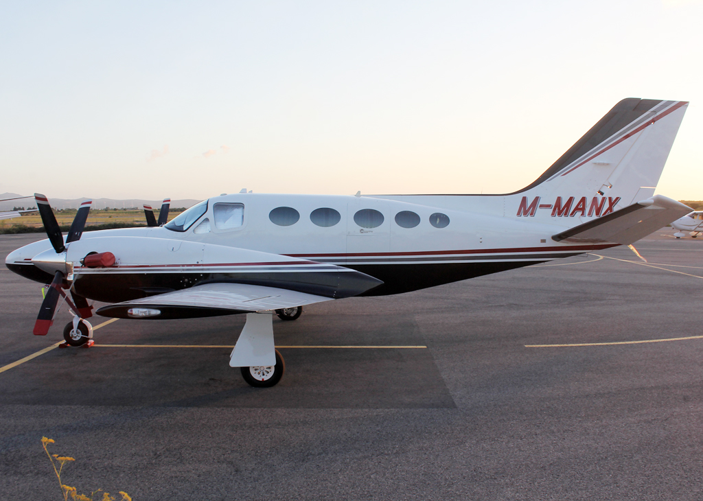 Perpignan - Rivesaltes 2012 - Page 2 928957Cessna425PrivateMMANXPGF260812EPajaud