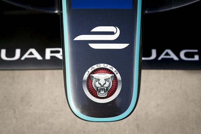 Jaguar Revient À La Compétition Avec La I-TYPE Et Son Equipe Composée D'Adam Carroll, Mitch Evans, Ho-Pin Tung et Panasonic 930742panasonicjaguarracingitypegrowler