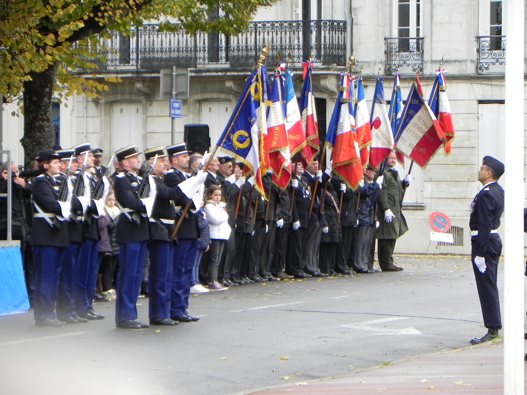 [ Histoires et histoire ] Cérémonie du 11 novembre - Page 2 93114832g