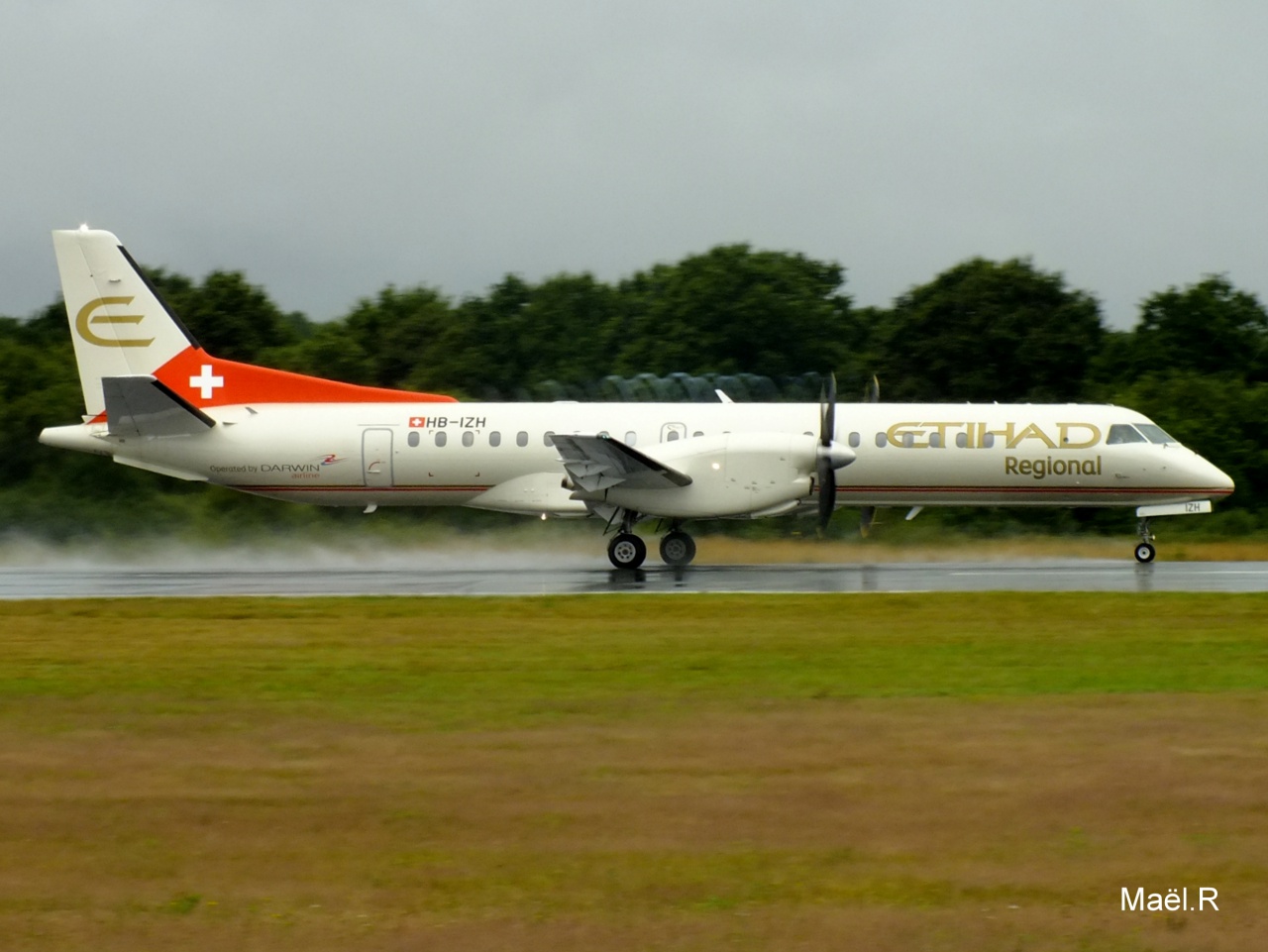 [06/07/2014] Saab 2000 (HB-IZH) Etihad Regional (Darwin Airline) 932855Juilletn5033