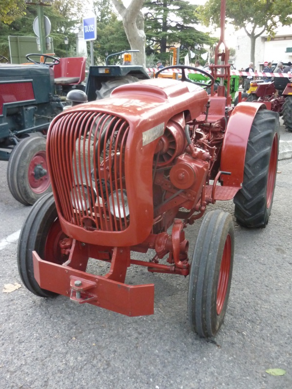 Défilé des vieux tracteurs 935885SENAS5Oct2014040