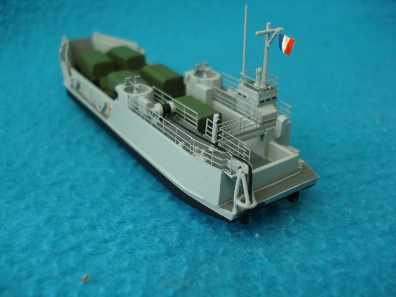 Péniche Landing Craft Tank LCT Mk IV Réf 81001 946428DSC02522