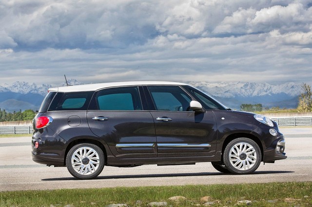 La Nouvelle Fiat 500L 946571170522FiatNew500LWagon03