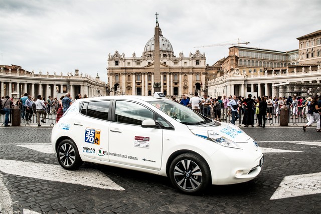 NISSAN LEAF : La Flotte De Taxis 100% Électriques S'étend Encore En Europe 94842412474158