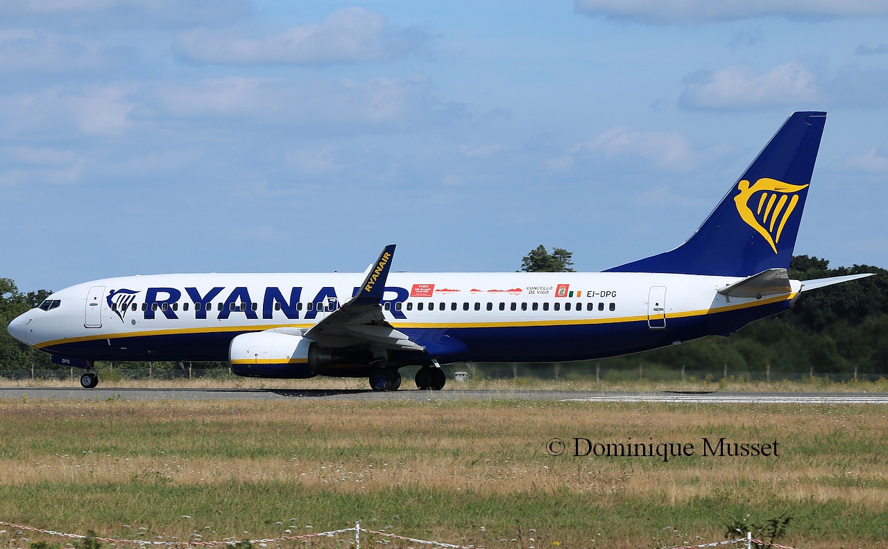 [11/08/2016] Boeing 737-800 (EI-DPG) Ryanair patché "Concello de Vigo" 949794IMG11161