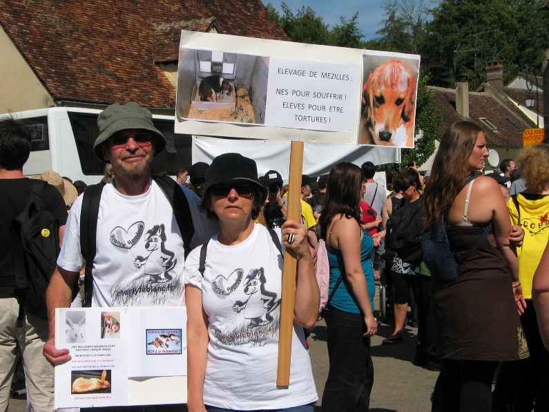 06 - Mézilles - L'élevage de la honte ! Manifestation du 10 septembre 2011. 954500IMG6142