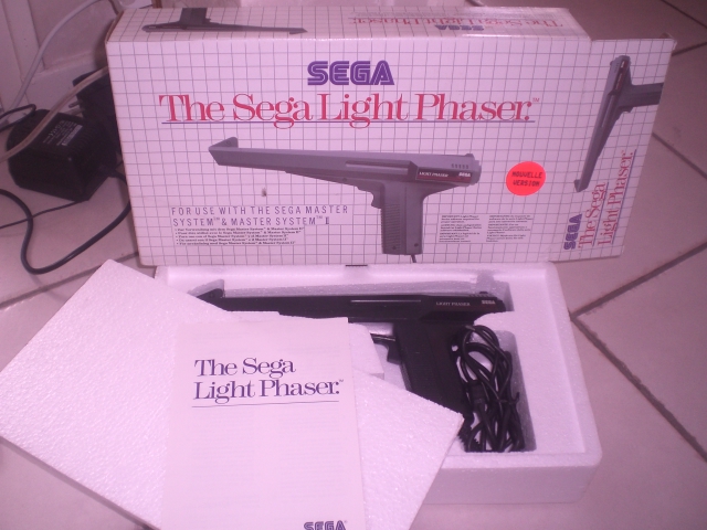 [VDS] Sega Light Phaser complet en boite avec notice pour console Sega Master System 957911CIMG4008