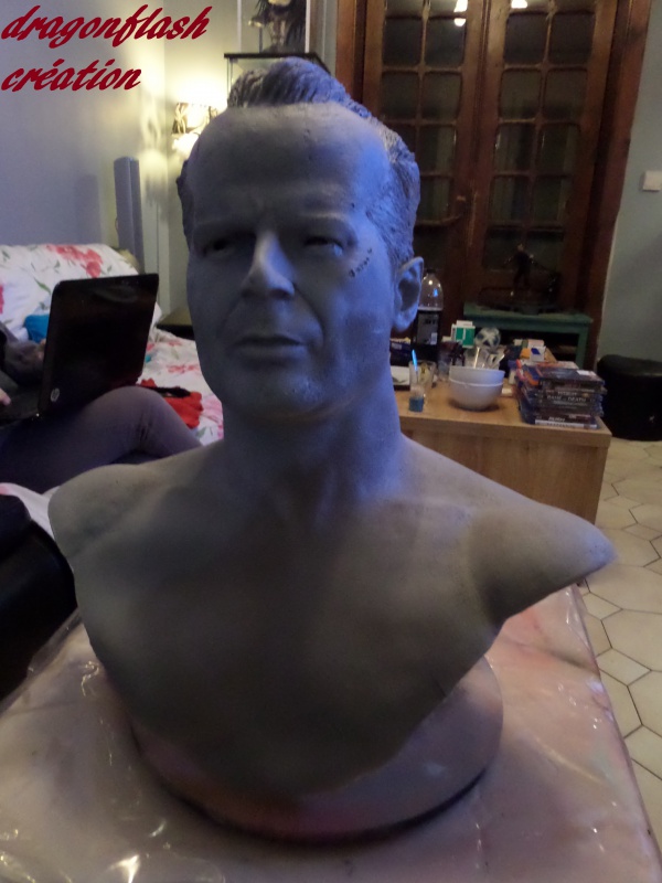 dragonflash création : bruce willis die hard bust life size partie :2 958714SAM3114