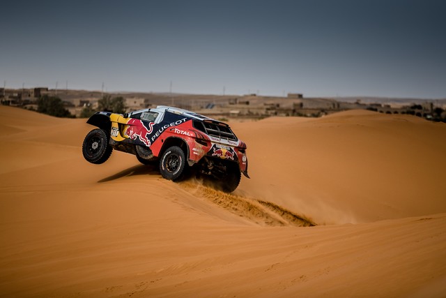 Peugeot 3008DKR . Direction Dakar ! 96698557f7d516b72af