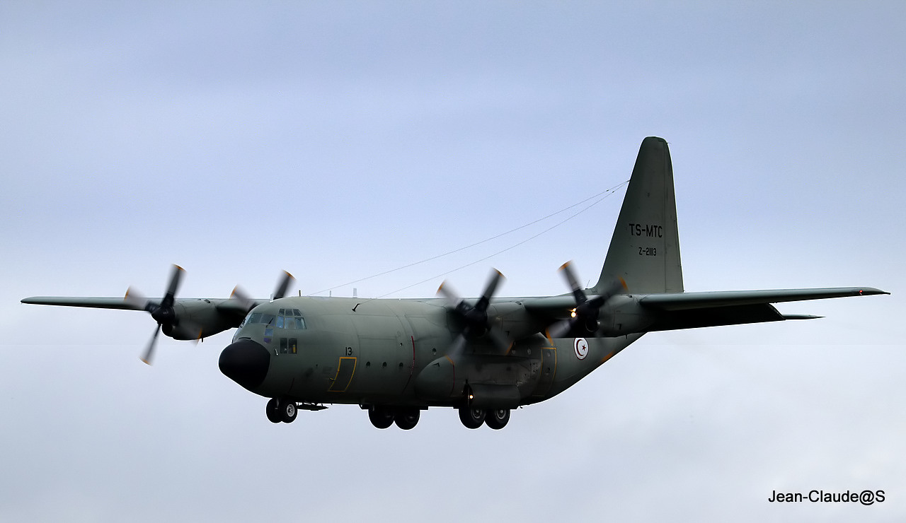 Tunisia Air Force Lockheed Hercules C-130 TS-MTC le 12.11.13 976417IMG0140filtered