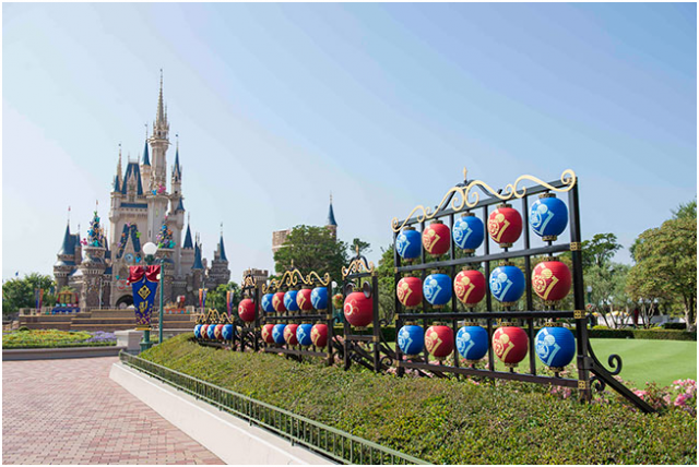 2019 - [Tokyo Disney Resort] Programme complet du divertissement à Tokyo Disneyland et Tokyo DisneySea du 15 avril 2018 au 25 mars 2019. 982022dsf2