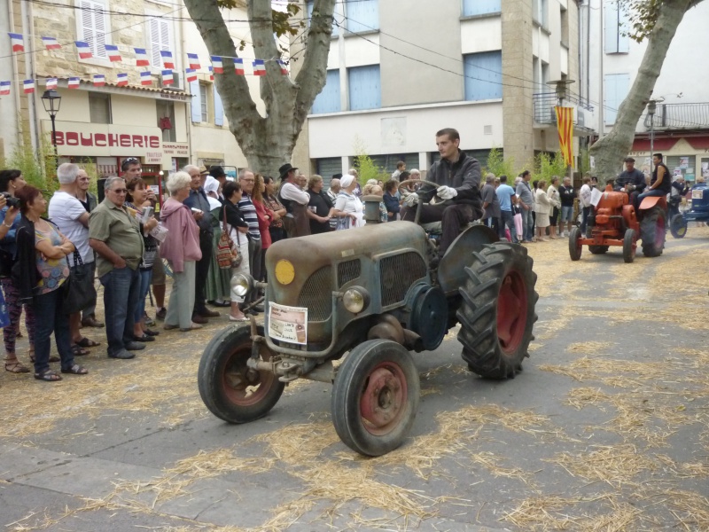 Défilé des vieux tracteurs 989957SENAS5Oct2014277