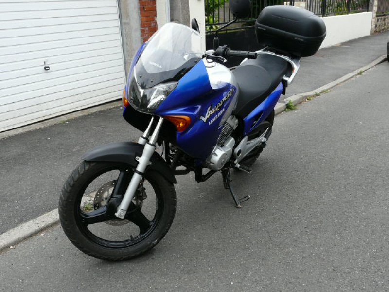 Une 125 varadero au garage 993492004