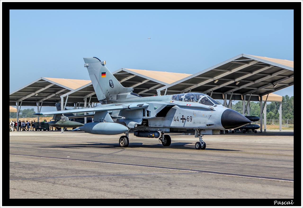 Retrait du Mirage F1 sur la BA-118 Mont-de-Marsan les 12 & 13 juin 2014 - Page 3 997778IMG7038R1280