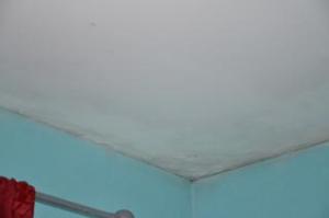 trace d'humidite au plafond Mini_990763DSC0003