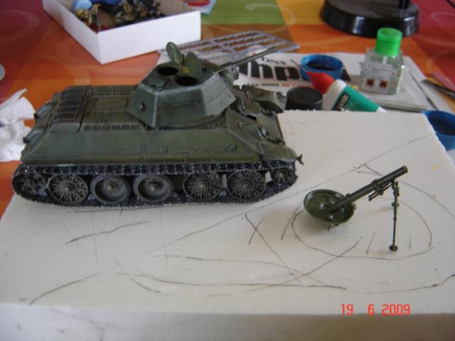 T-34 modèle 43 [Zvesda/Revell 1/35e] - Page 2 244035juin_2009_021