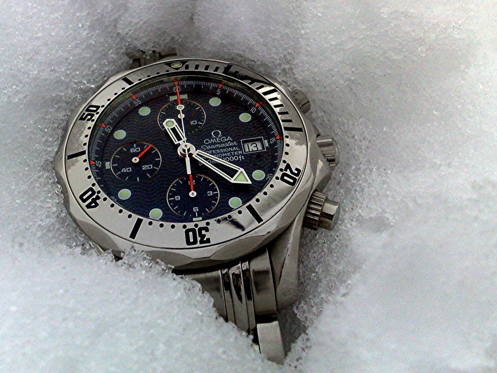 Omega Seamaster chrono ou pas ? 363760omega_neige_3