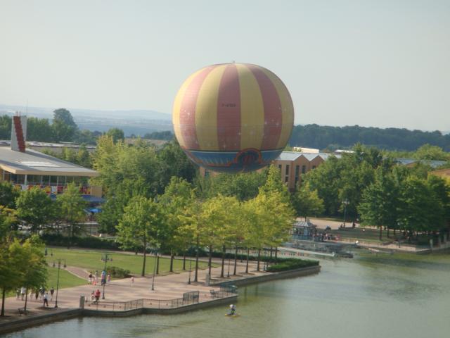 [Disneyland Paris] Une semaine au Disney's Newport Bay Club (5-11 août 2009) - Page 3 371290DLP_0511_300