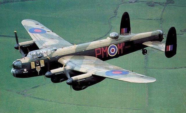 ROYAUME D'ECOSSE - Page 6 484911Avro_Lancaster_pour_FT