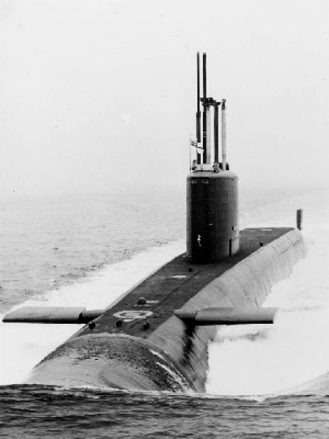 ROYAL NAVY CROISEURS DE BATAILLE CLASSE RENOWN 632863HMS_Renown__28Resolution_class_submarine_29_