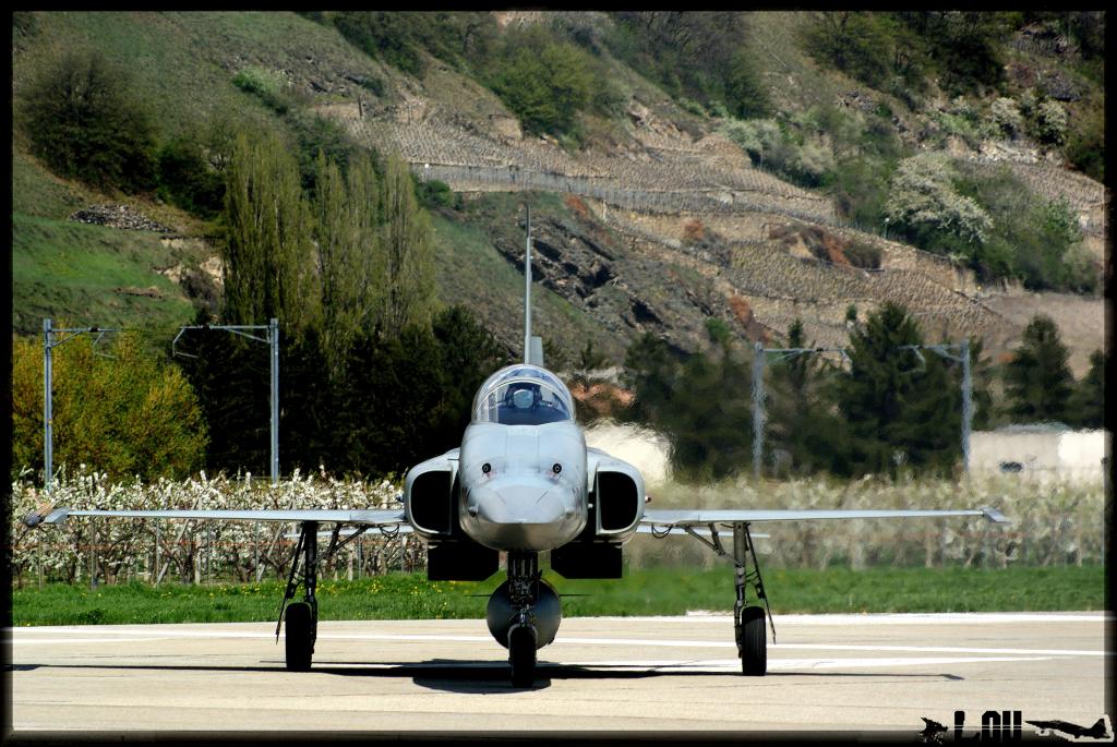 Escadrille F-5 Tiger II/ 14-04-09 79243024