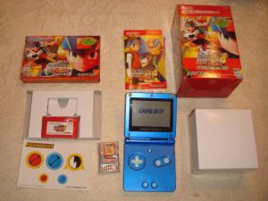 nyvek34 collection(petit retour sur le concert symphonic zelda a londres) Mini_83661gba_sp_rockman_exe_4_edition_blue_version