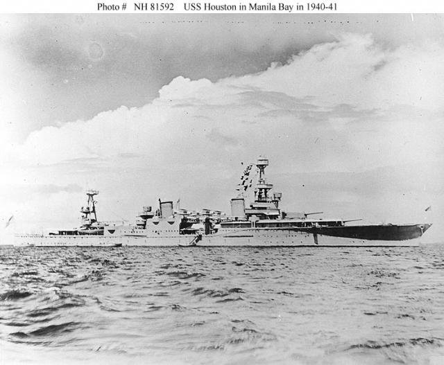 USN CROISEURS LOURDS CLASSE NORTHAMPTON - Page 1 126021USS_Houston_2