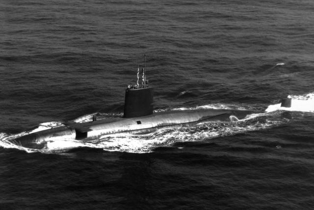 SOUS MARINS NUCLEAIRE D'ATTAQUE CLASSE TRAFALGAR 140187HMS_Valiant_1986