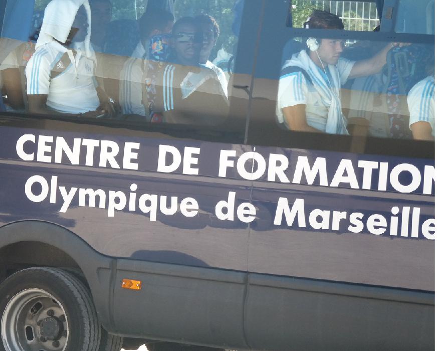 OLYMPIQUE DE MARSEILLE A LA UNE LES HONNEURS A LA DEUX LA DIVISION D "HONNEUR 290082P1080810