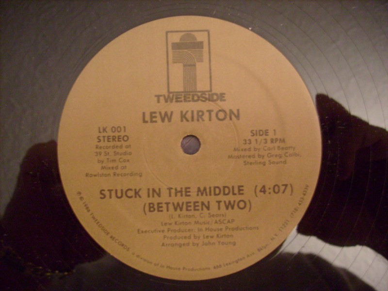 12'-LEW KIRTON-STUCK IN THE MIDDLE-1986-TWEEDSIDE REC 297848le1