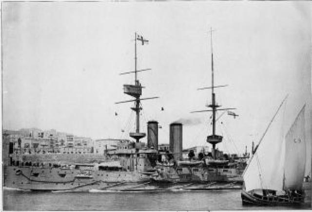 ROYAL NAVY CUIRASSE HMS DREADNOUGHT 35729Classe_Formidable_HMS_Implacable