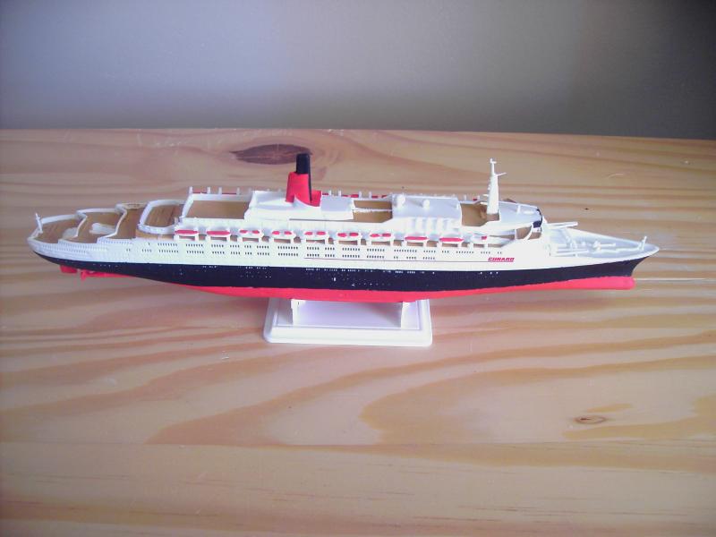 Queen Elizabeth 2 [Revell 1/1200°] de Galaad 360674PICT1378