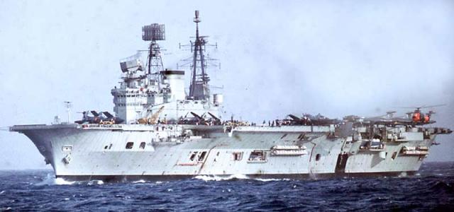 SOUS MARINS NUCLEAIRE D'ATTAQUE CLASSE SWIFTSURE 36445909_HMS_Eagle_Mediterranean_Jan1970
