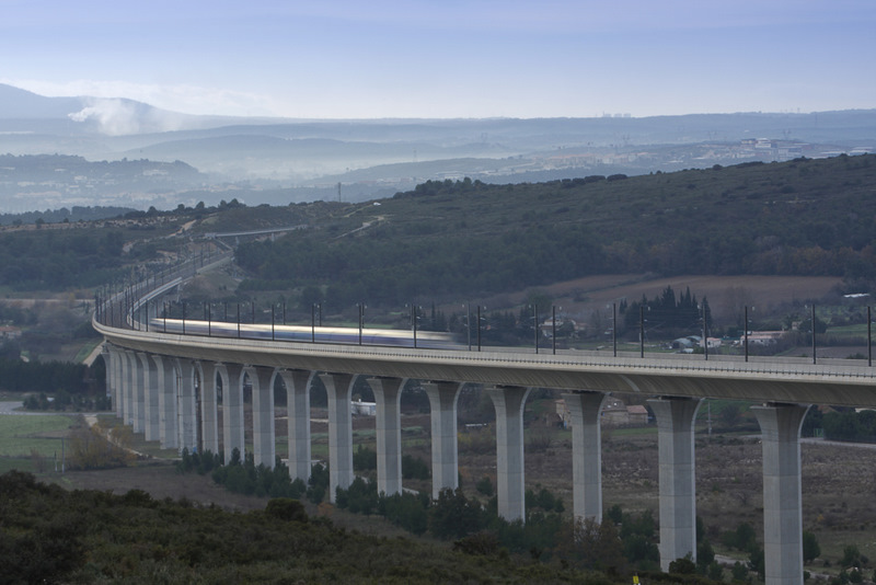 TGV - Le viaduc entre Eguilles et Ventabren 372409Aix_en_Provence_2009_12_06_0200_a