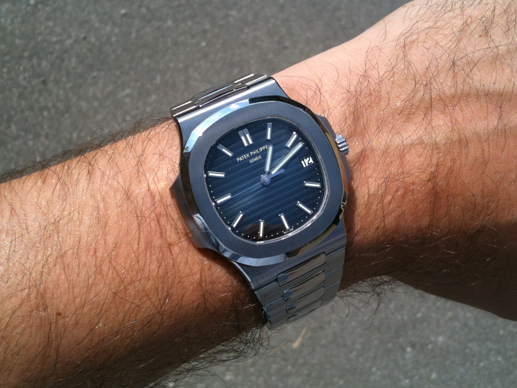 patek - Revue : Patek Philippe Nautilus 5711/1A - Page 5 38344nauti