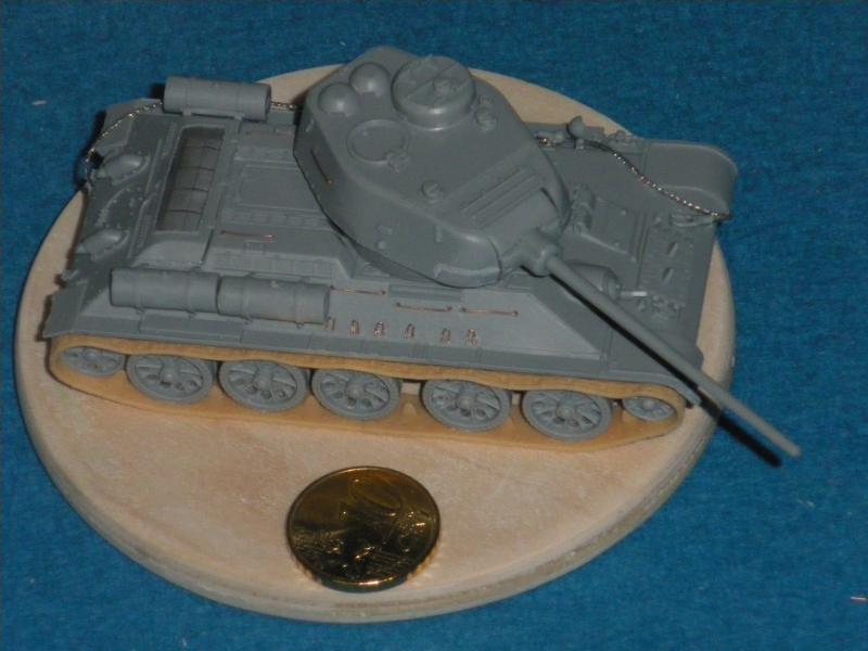 T34-85 Dragon 1/72ème  Patine terminée !!! 395370pret_a_peindre_6